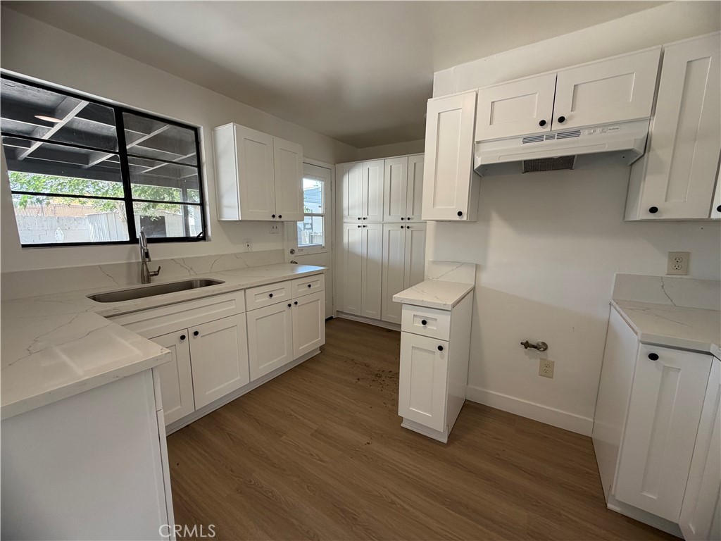 320 Frances Property Photo 8