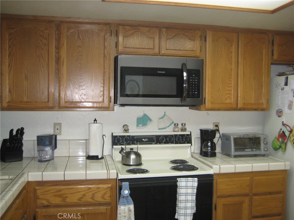 19109 Arthur Property Photo 4