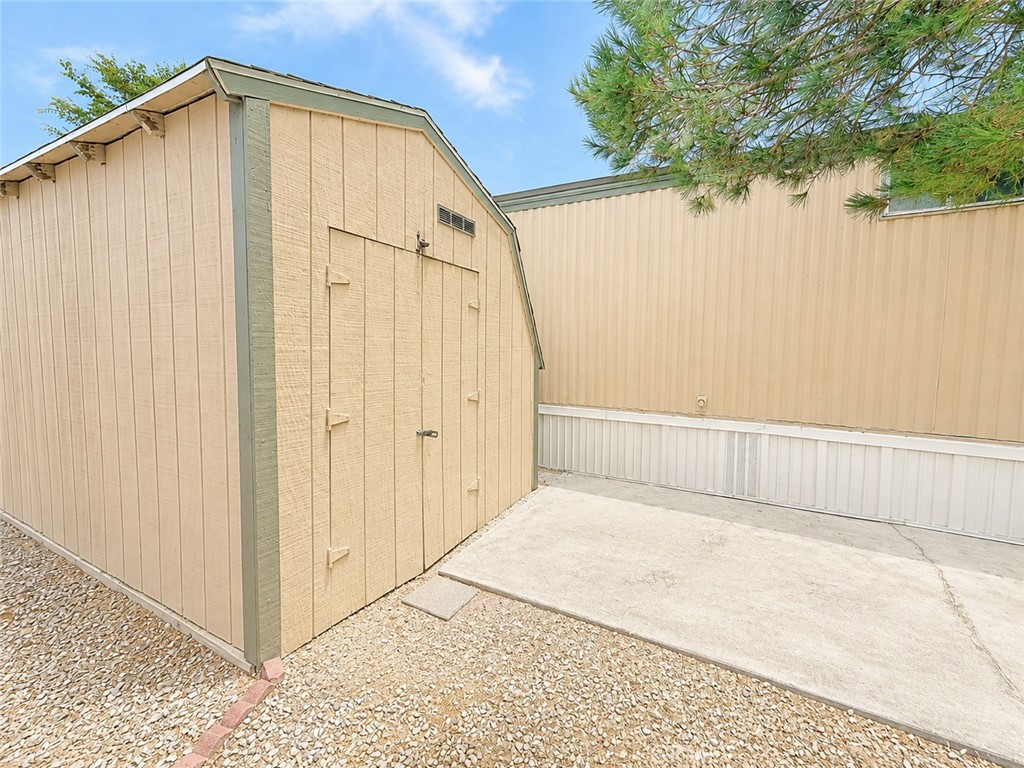 22601 Bear Valley Road 35 Property Photo 14