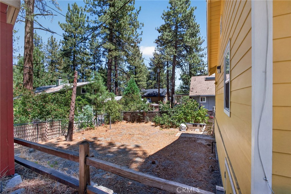 1858 Thrush Property Photo 34