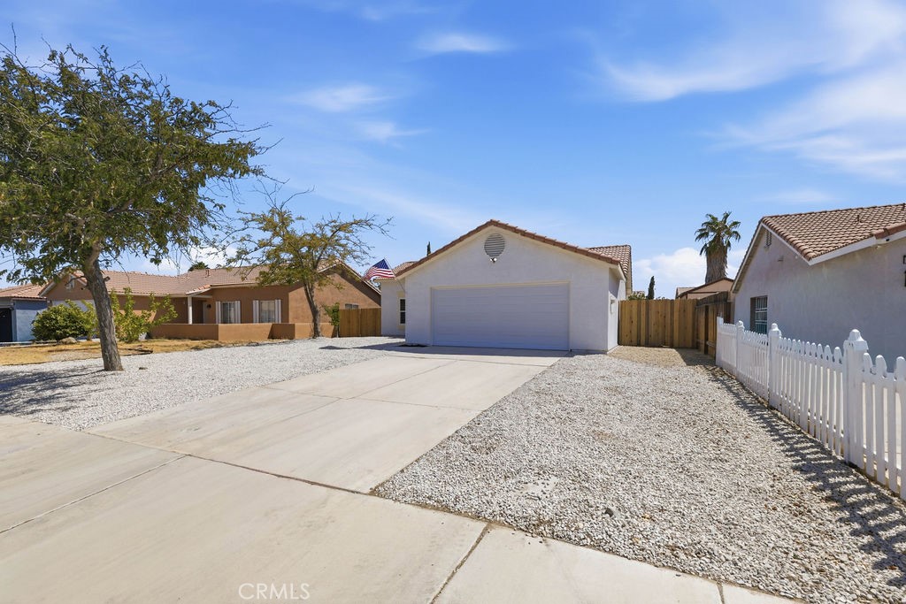 14633 Dana Street Property Photo 3
