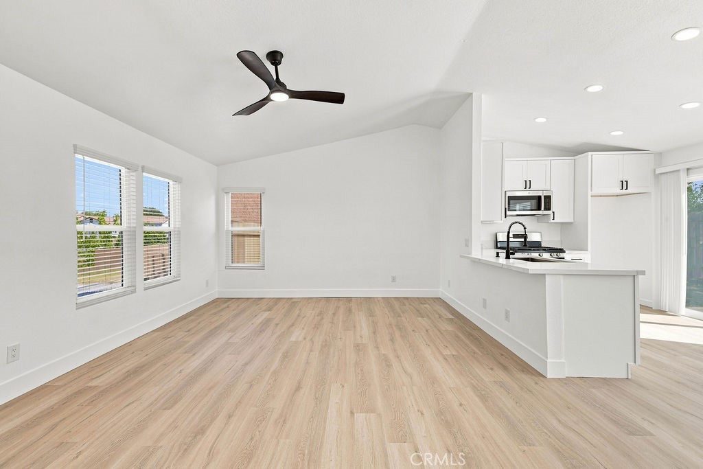 14633 Dana Street Property Photo 8