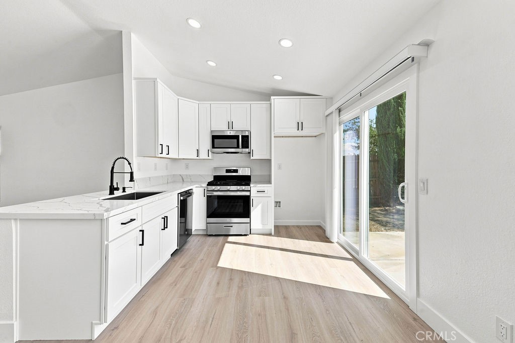 14633 Dana Street Property Photo 10