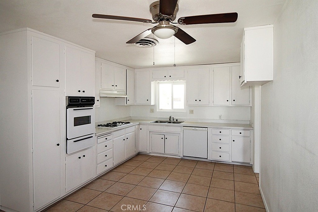 25626 Eaton Property Photo 8