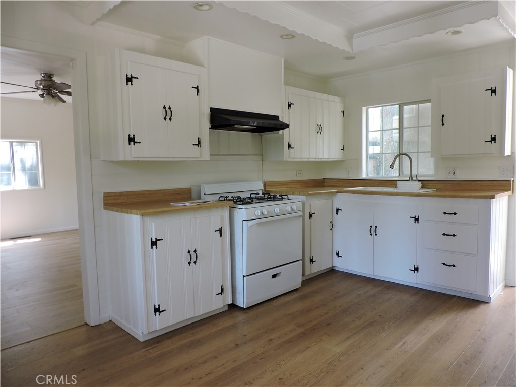 657 Knoll Property Photo 2