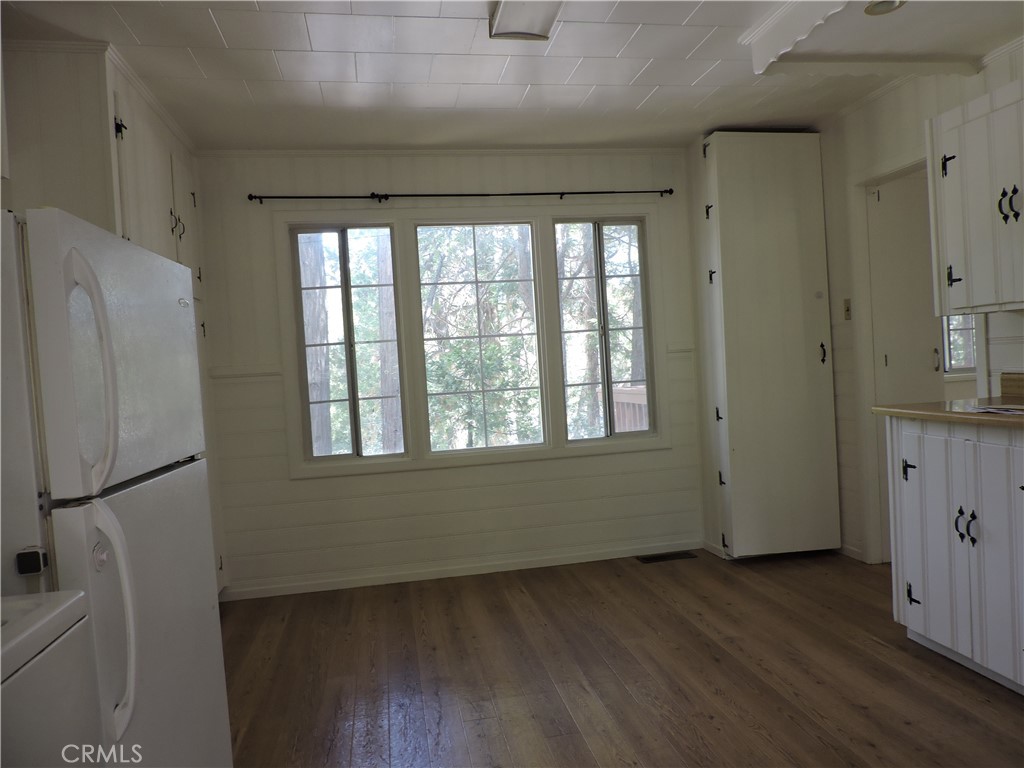 657 Knoll Property Photo 11