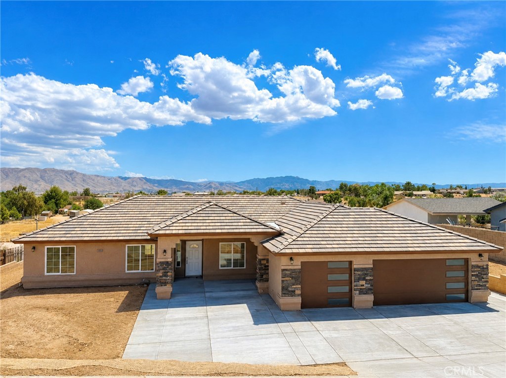 10955 E Avenue Property Photo 1