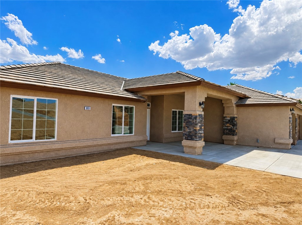 10955 E Avenue Property Photo 2