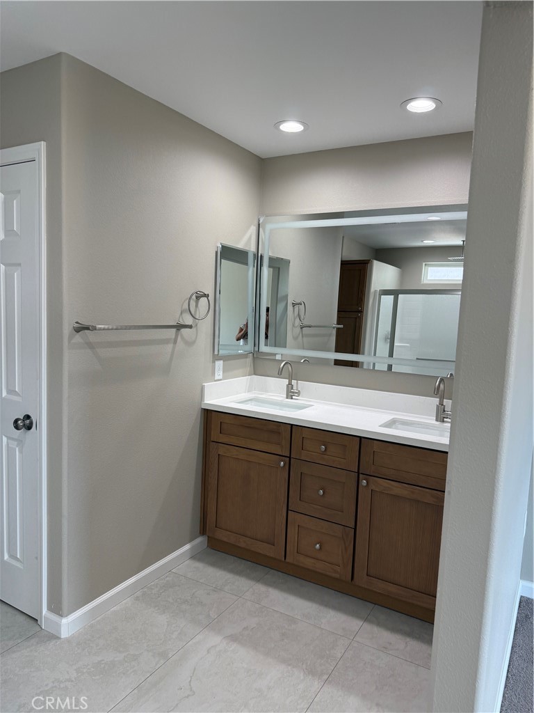 10955 E Avenue Property Photo 12