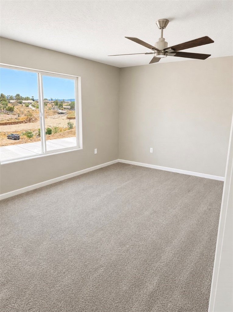10955 E Avenue Property Photo 13