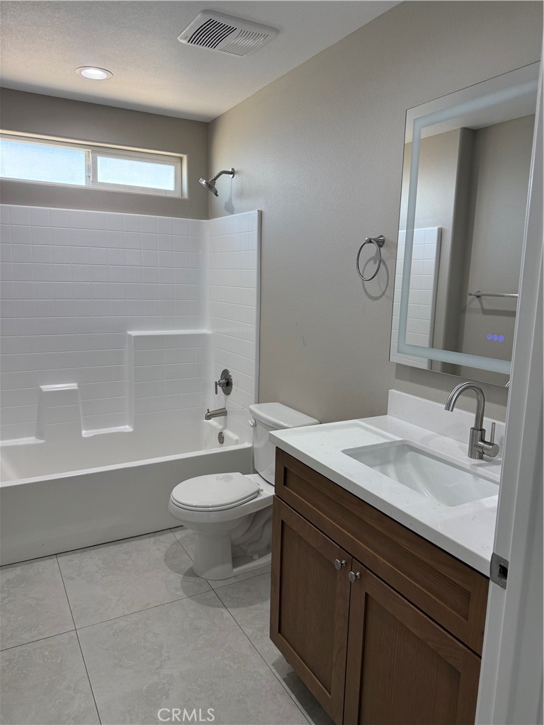 10955 E Avenue Property Photo 16