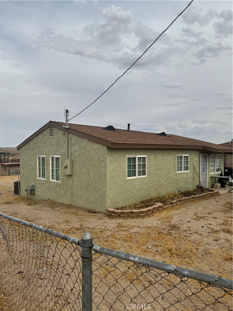 1407 Riverside Property Photo 2