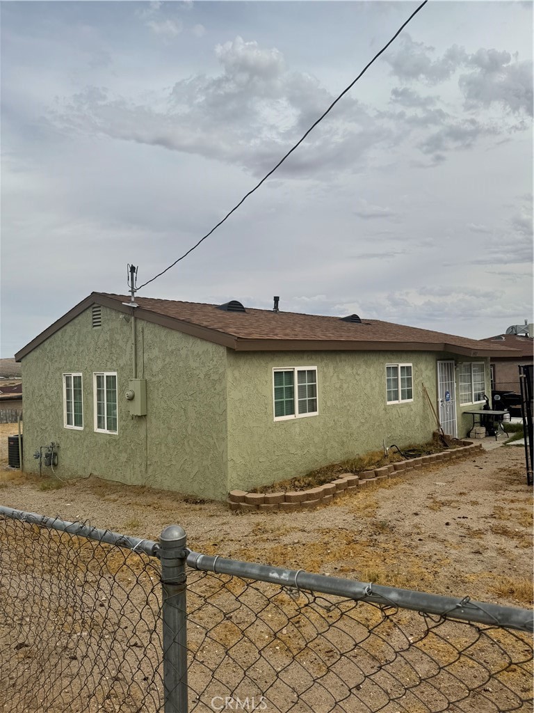1407 Riverside Property Photo 3