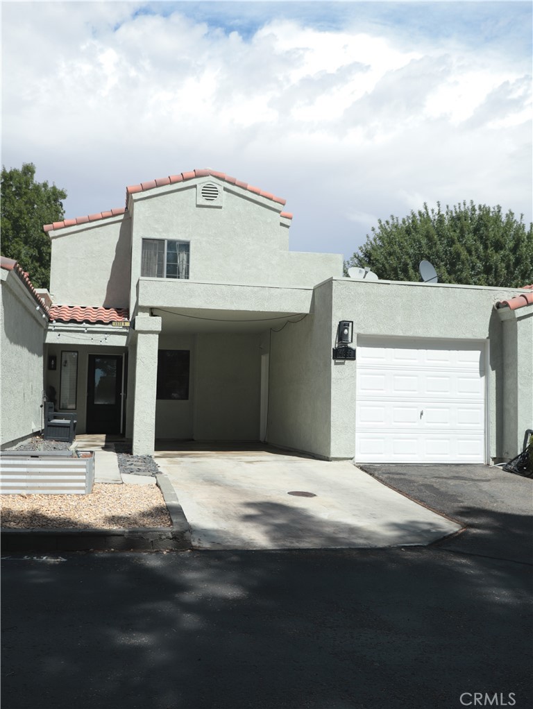 14836 Clubhouse Dr B Property Photo 1