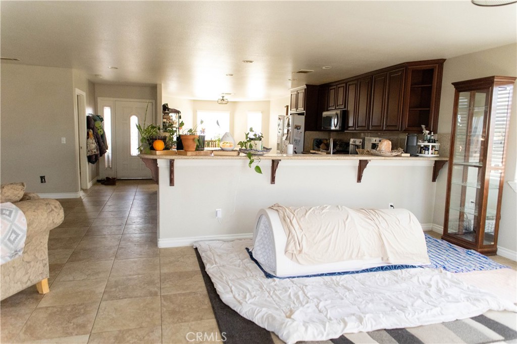 12072 Pacific Property Photo 7