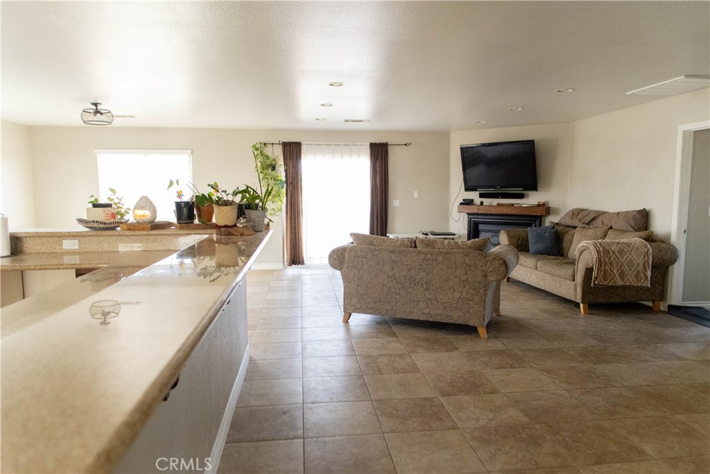 12072 Pacific Property Photo 8
