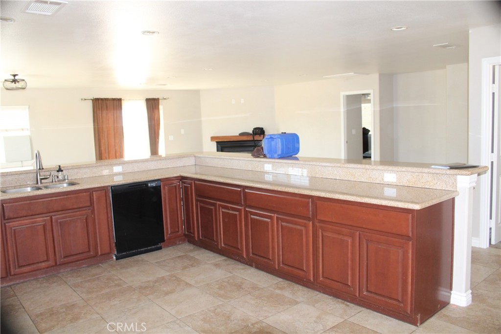 12072 Pacific Property Photo 11