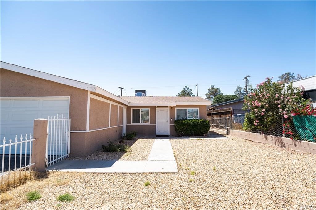 1912 Sunset St Property Photo 2