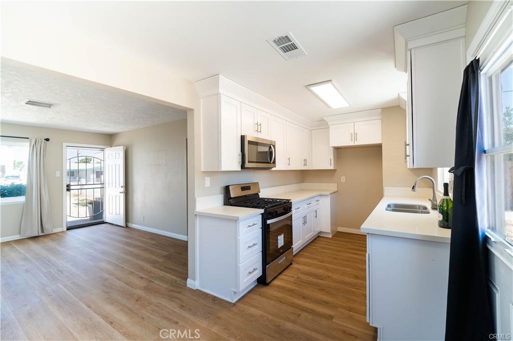 1912 Sunset St Property Photo 4