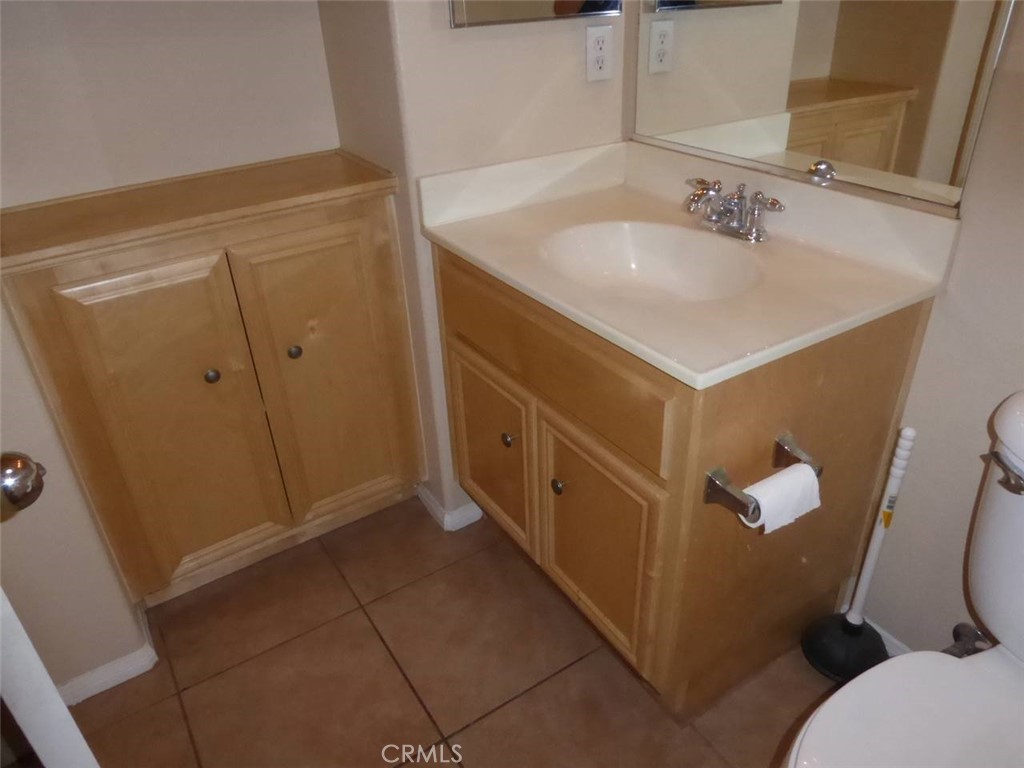 8906 Gentian Property Photo 8