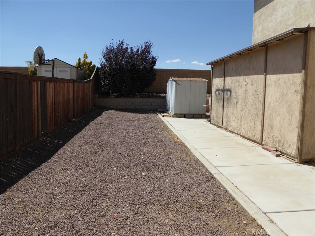 8906 Gentian Property Photo 16