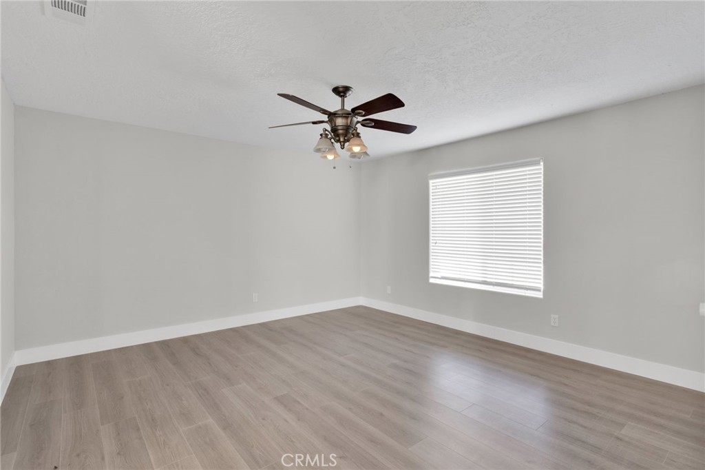 17389 Central Road Property Photo 6