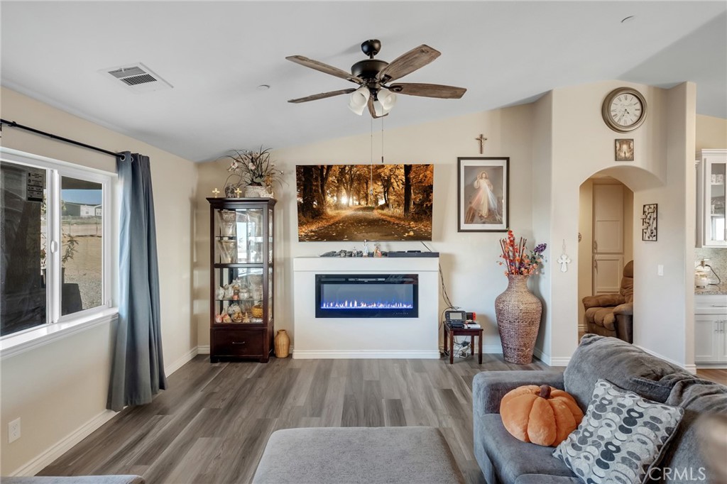 11374 Desert View Property Photo 3