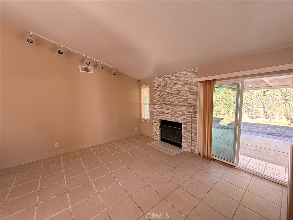 10452 Zinfandel Drive Property Photo 4