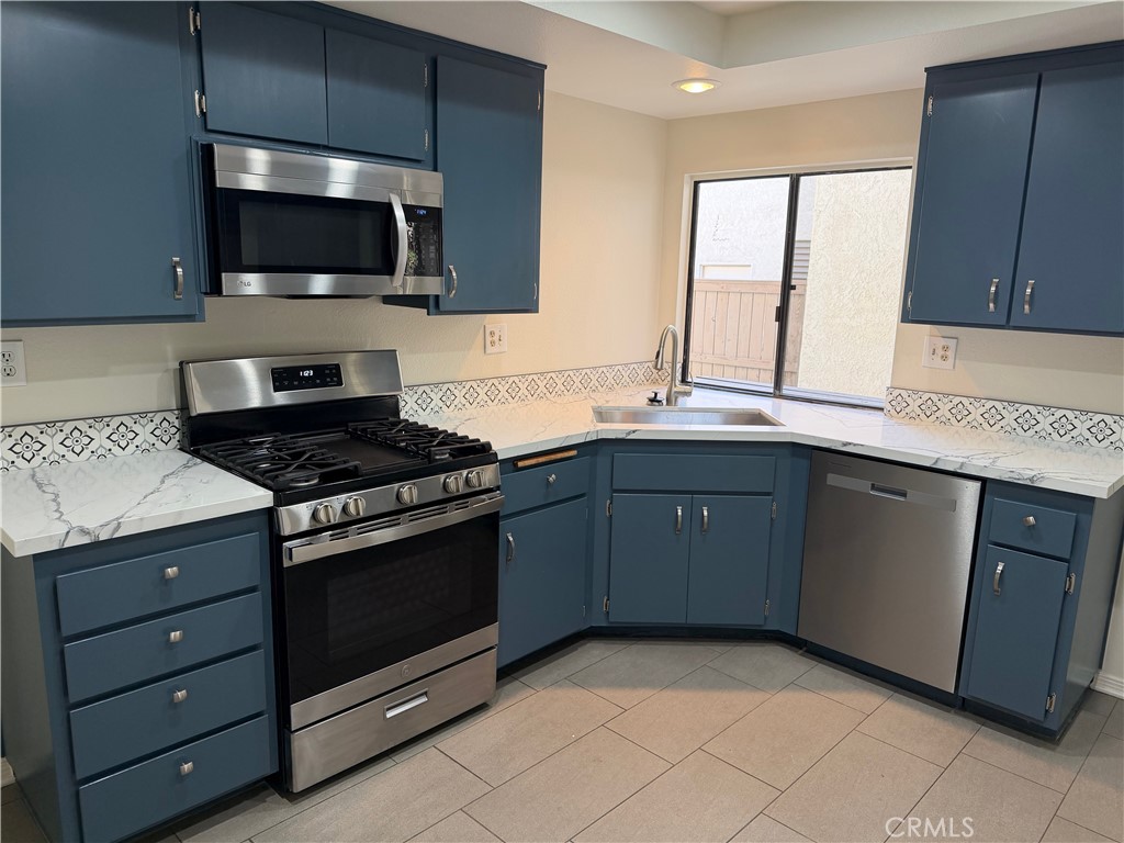 9827 Ladera Court Property Photo 2