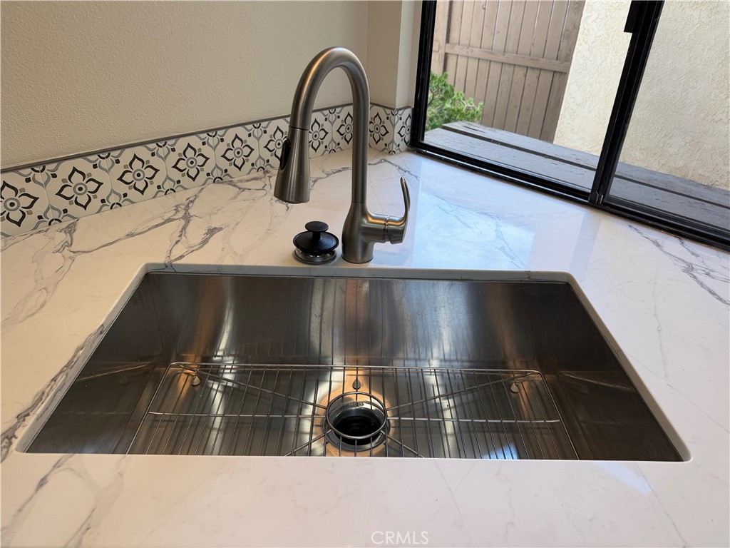 9827 Ladera Court Property Photo 12