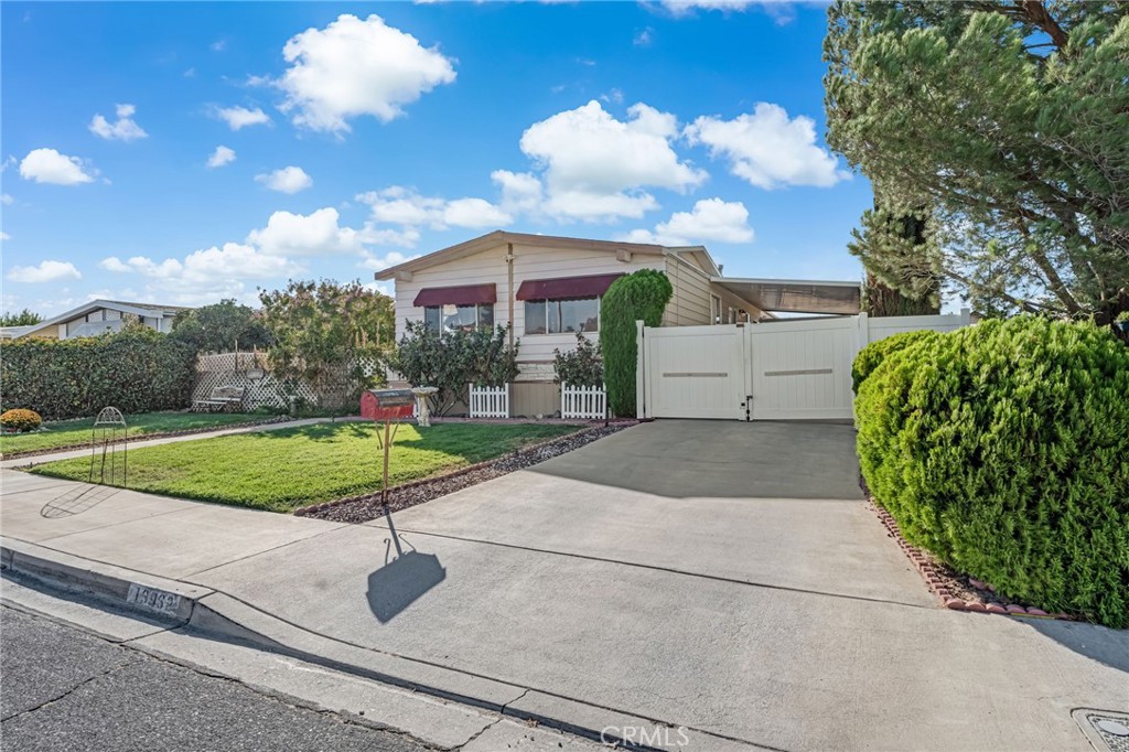 13962 Riviera Property Photo 2