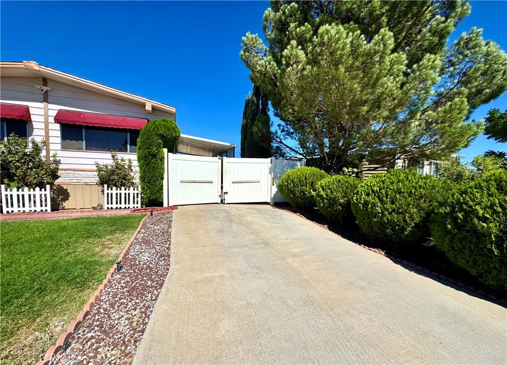 13962 Riviera Property Photo 4