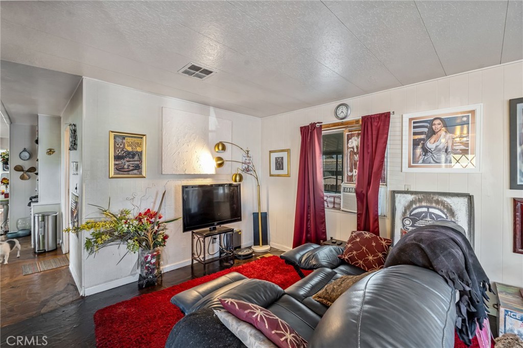 13962 Riviera Property Photo 4