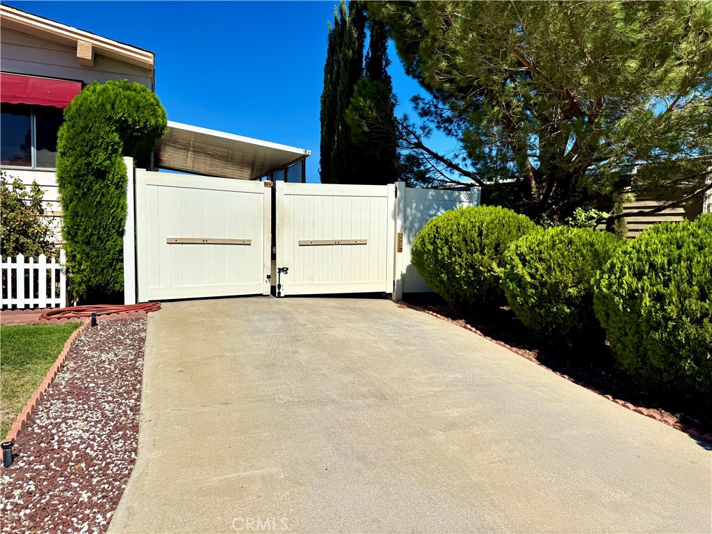 13962 Riviera Property Photo 5