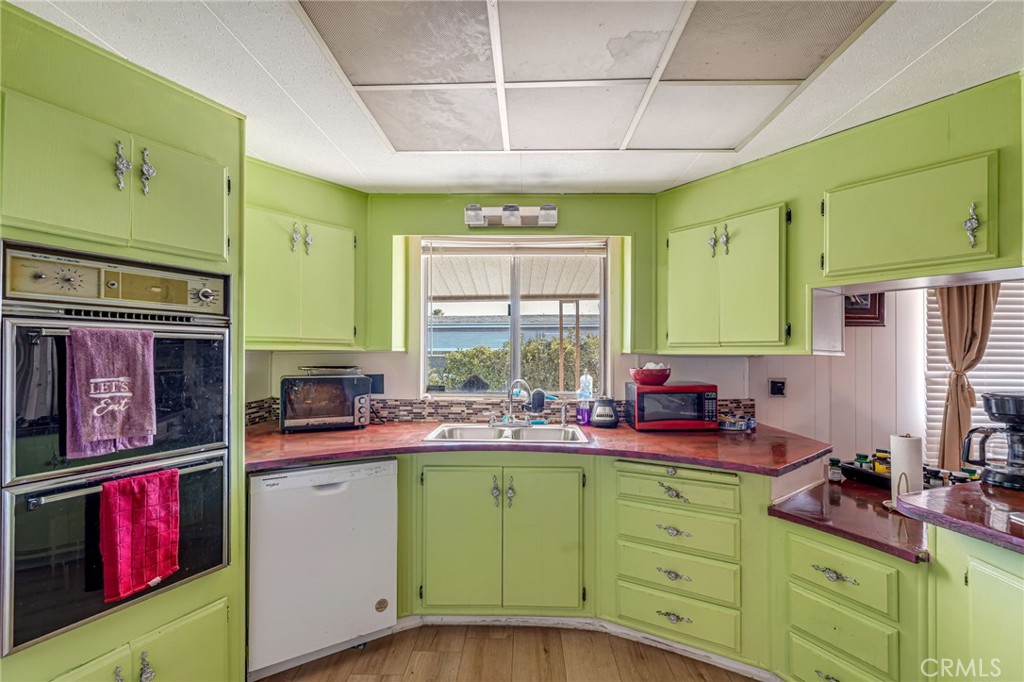 13962 Riviera Property Photo 9