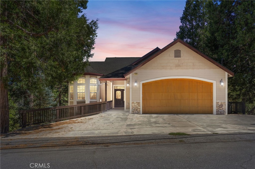 787 Zurich Drive Property Photo 2