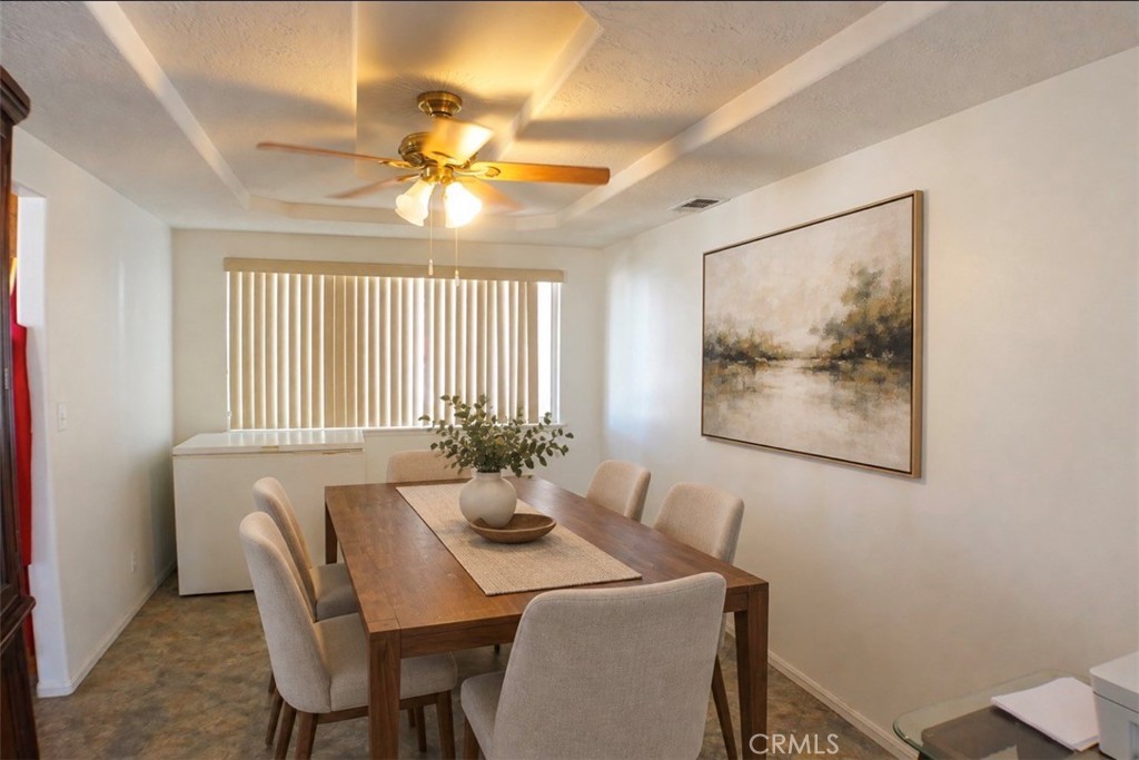 18296 Fairburn Property Photo 6