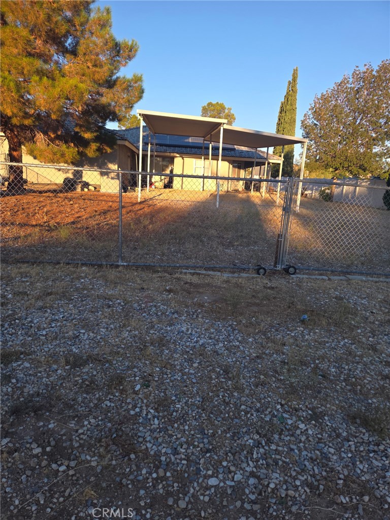 18296 Fairburn Property Photo 7