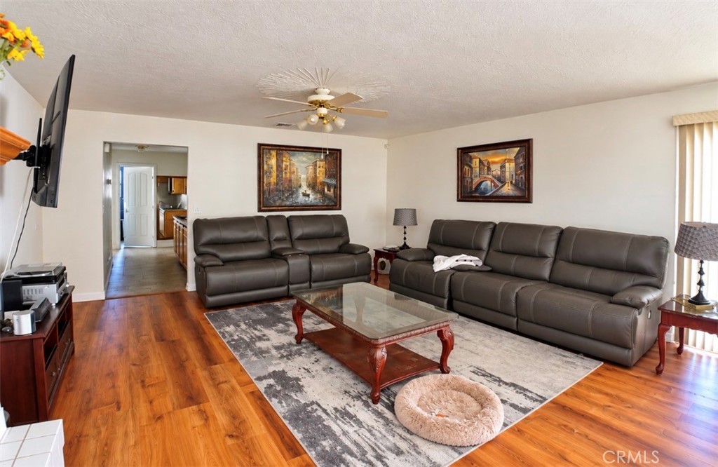 18296 Fairburn Property Photo 9