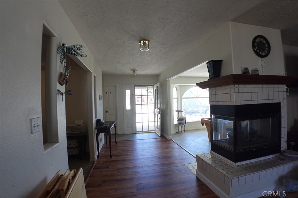 18296 Fairburn Property Photo 10
