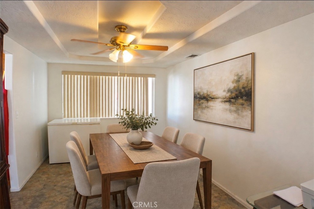 18296 Fairburn Property Photo 10