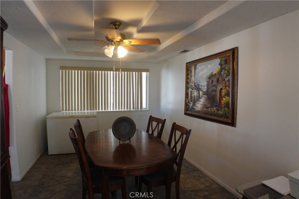 18296 Fairburn Property Photo 11