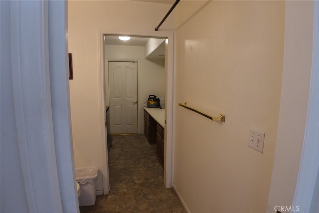 18296 Fairburn Property Photo 14