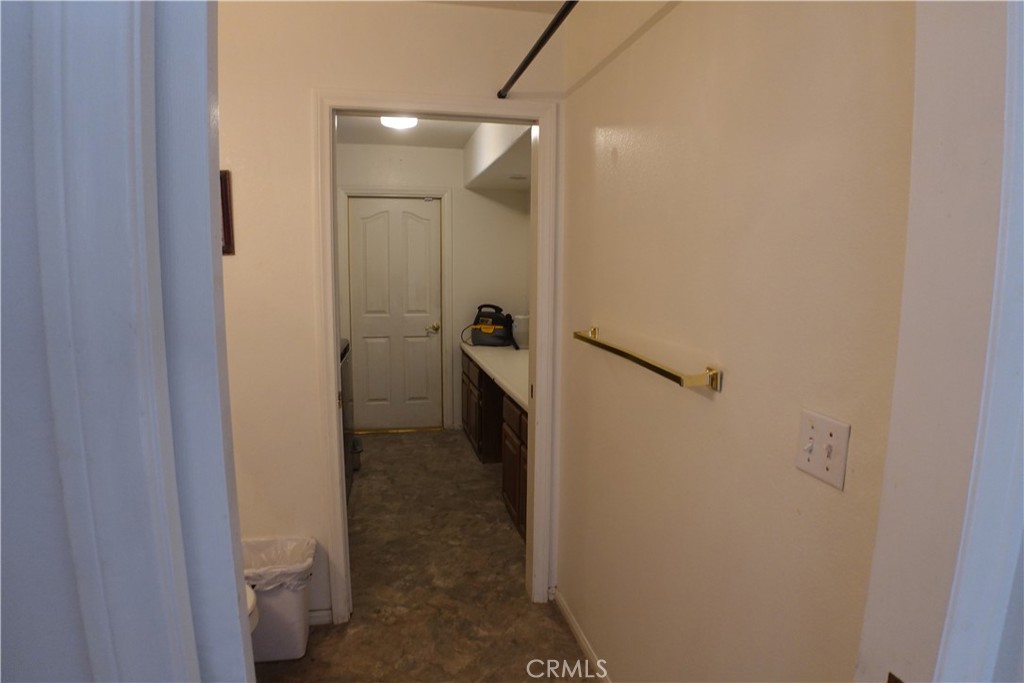 18296 Fairburn Property Photo 21