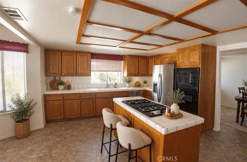 18296 Fairburn Property Photo 27