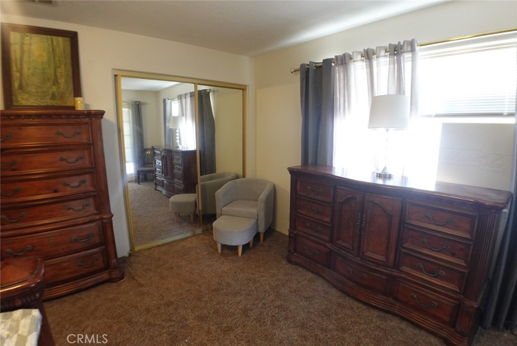 18296 Fairburn Property Photo 28