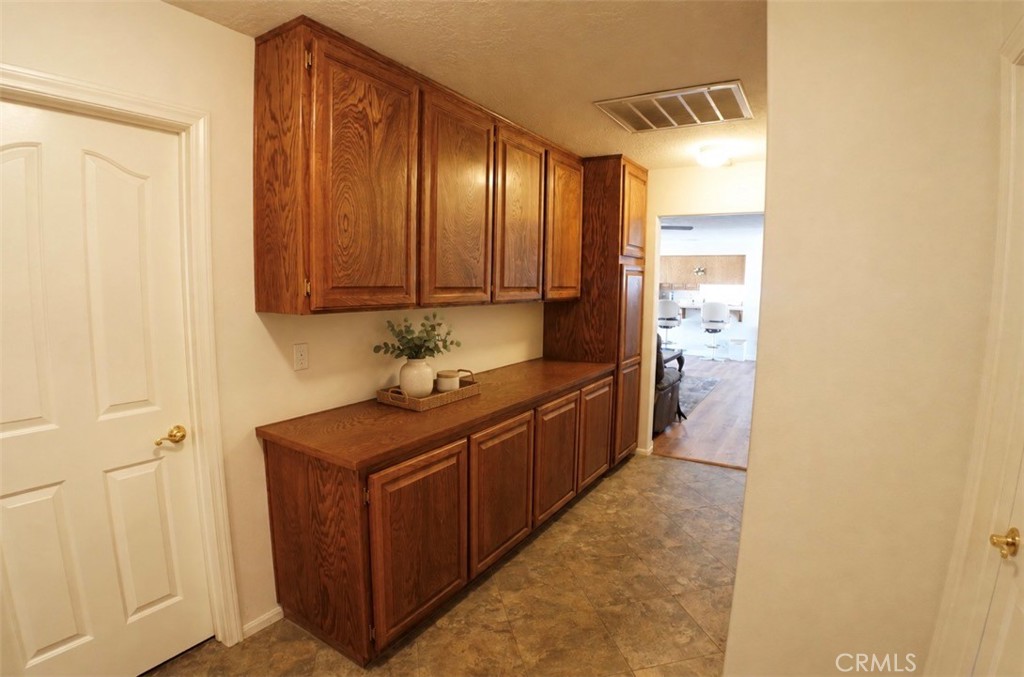 18296 Fairburn Property Photo 29