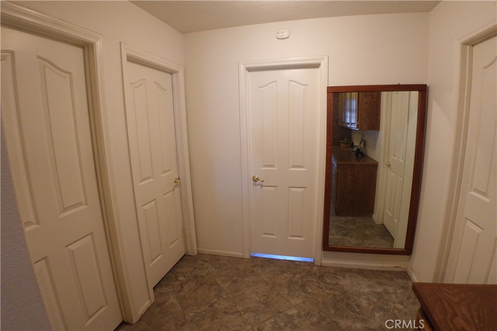18296 Fairburn Property Photo 30