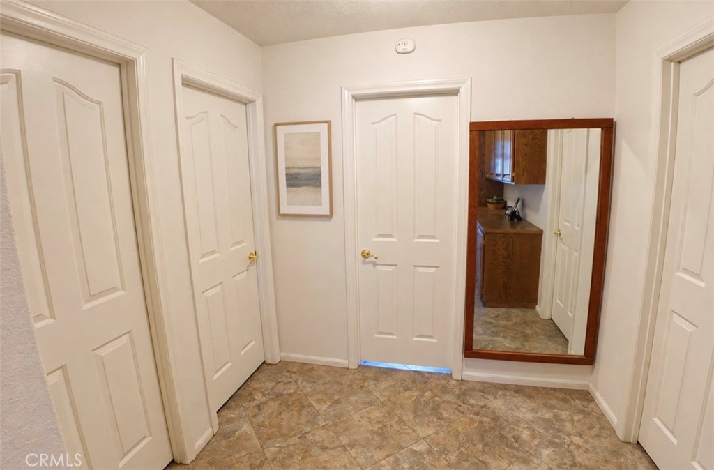 18296 Fairburn Property Photo 31