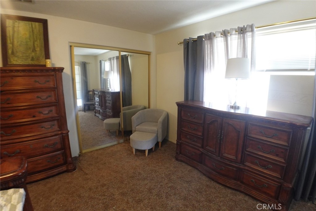 18296 Fairburn Property Photo 32